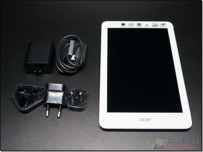 Acer Iconia Tab8 unbox04