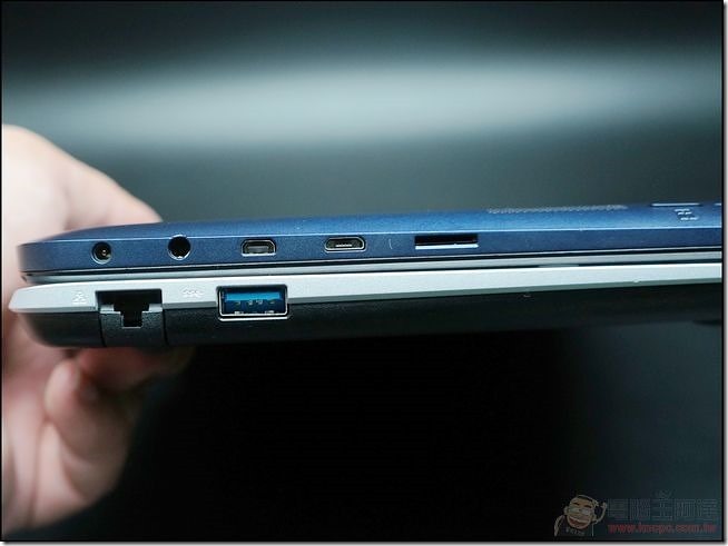 ASUS_T200_35