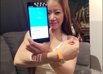 小米手環開箱評測 – iPhone與Android都能用，來自小米不到400元的多功能運動手環