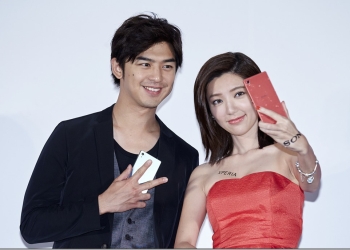 暖男與女神氣勢代言　陳柏霖、郭雪芙出席SONY最新XPERIA Z3+、M4 Aqua Dual發表會