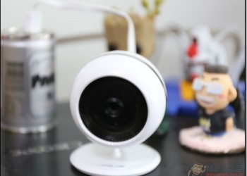 ASUS AiCam開箱評測 提供兩年免費空間,機動性強,搭載夜視錄影的雲端監控攝影機