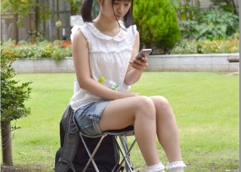 排隊民族最合用的產品　戶外排隊背包變椅子　還外帶下雨對策