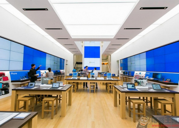 就愛跟蘋果當鄰居，Microsoft 最新旗艦店紐約第五大道開幕