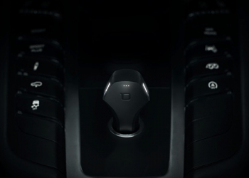 更智慧的車充裝置! Zus 讓你就算忘了車子停在哪 也能輕鬆找到