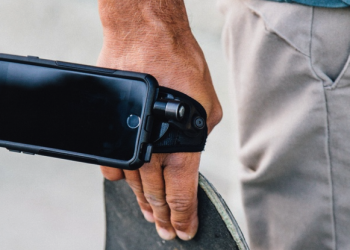 獻給不小心摔過手機的朋友、喜歡自拍極限運動的冒險家：HANSNAP