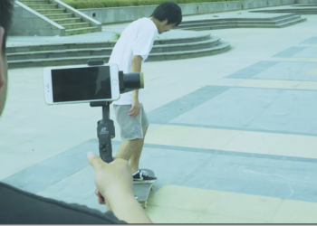 用手機輕鬆拍出電影質感作品的智雲電子三軸穩定器《Z1 SMOOTH》