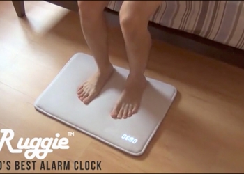 世界最棒的鬧鐘！Ruggie讓你必須踩在這地墊三秒　才能關閉 - 電腦王阿達