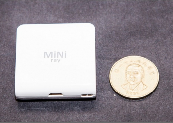 小到不可思議　可以掛在鑰匙圈上的微型投影機MiniRay