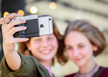 以為手持 iPhone 拍照已經很潮了？不，裝上 PICTAR 變身 DSLR 更帥！ - 電腦王阿達