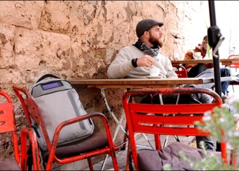 配備太陽能充電、防盜、藍牙喇叭與行動電源　集所有特色為一身的Lifepack後背包 - 電腦王阿達