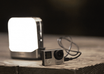 你要光就有光；你要電電就來 ，智慧行動燈光/電源BaseLantern。