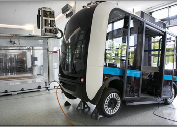 萬物皆可印！好可愛的 3D 列印智慧自駕導覽小巴士 Olli - 電腦王阿達