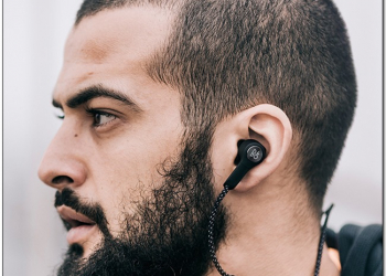 設計音響品牌 B&O 也出藍牙掛頸耳塞式耳機，質感好到讓人戀愛了 - 電腦王阿達