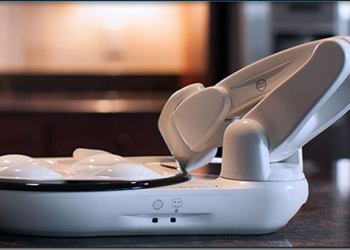 居家照護好幫手，Obi 機器人讓進食障礙者與家人共享溫馨晚餐