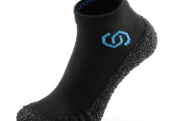 是襪子也是鞋子？傻傻分不清楚的革命性方便好物： SKINNERS - 電腦王阿達