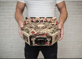 香港必勝客 Blockbuster Box 化披薩盒為投影機，還附送四部免費電影 - 電腦王阿達