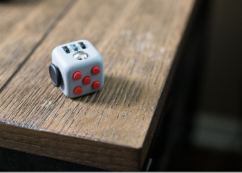 19美元的特殊產品　手賤人仕必備的無用小玩具Fidget Cube - 電腦王阿達