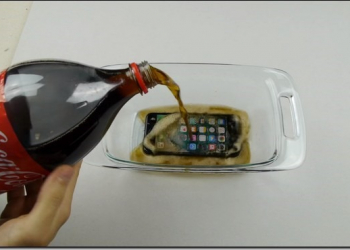 另類極限實驗　把iPhone 7丟入可樂中冷凍17個小時 - 電腦王阿達