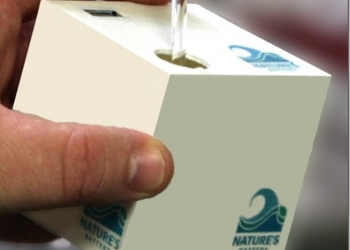 加水就變成電池　「The Cube」最自然的緊急發電行動電源 - 電腦王阿達