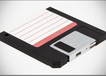 完全的勾起回憶　3.5吋磁碟片造型行動電源問世 - 電腦王阿達