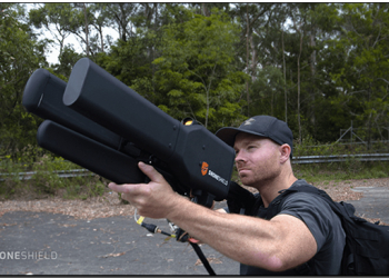 討厭空拍機？Drone Gun幫你溫柔打飛機