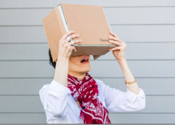 2017愚人節惡搞活動　Google推VR助理、戶外版Google Home與Chromebook搞笑配件 - 電腦王阿達