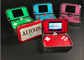 掌上遊戲機可以多有創意？國外部落客自製的 MintyPi 2.0 造價便宜又有梗