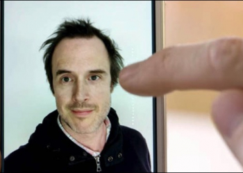 輕鬆修改臉型、套用風格　Adobe展示Sensei人工智慧如何讓行動裝置更容易後製自拍照 - 電腦王阿達