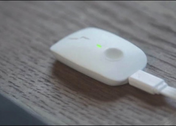 UPRIGHT GO 能幫你改善駝背問題的智慧穿戴裝置！只需輕鬆黏在背後 - 電腦王阿達