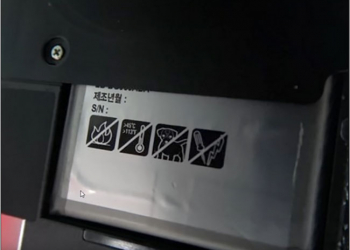 Samsung 為何在 Galaxy S8 電池上貼反狗標籤？請讓你的手機遠離愛犬