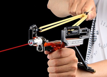 彈弓 居然加裝彈簧跟紅光雷射瞄準器，不能隨便對人使用的 Assolar SS-12 彈弓上架開賣