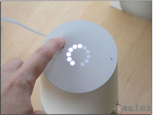 Google Home 開箱與一日體驗，Google Assistant 確實很方便但在台灣只能用來練英聽跟放音樂 - 電腦王阿達