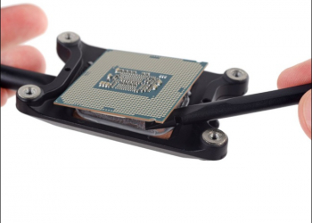 iFixit 曝光 2017 新款 21.5 吋 iMac 居然沒有焊死 CPU 與 記憶體，然而真正困難的是拆開外殼 - 電腦王阿達