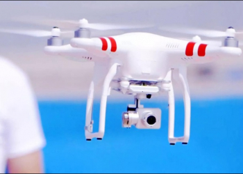 無人機走私 成為毒販運送東西到監獄內的最佳途徑，美國聯邦監獄統計五年來有十餘次偷渡成功