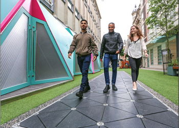 全球首條 智慧街道 倫敦亮相，走路就能發電還可獲得店家折扣互利互惠