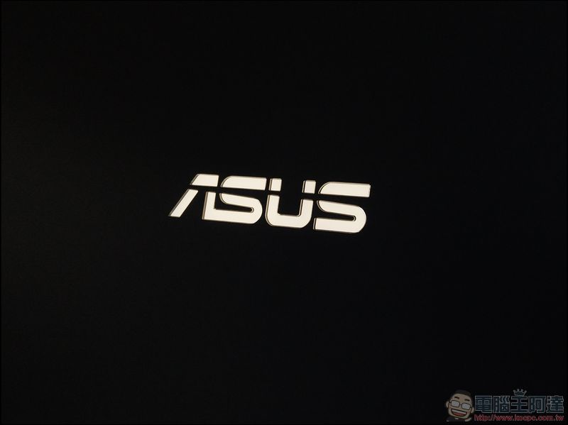 ASUS ZenBook Pro UX550 開箱 評測 搭載 1050Ti 無須妥協的全能美力筆電 - 電腦王阿達