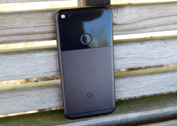 都是 HTC 製作，Pixel 2 上的 Active Edge 疑似具有 HTC U11 握壓兩側的功能