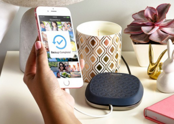 專為懶人設計！ SanDisk 最新 iXPAND BASE 不僅能為 iPhone 充電 還會自動備份資料 - 電腦王阿達