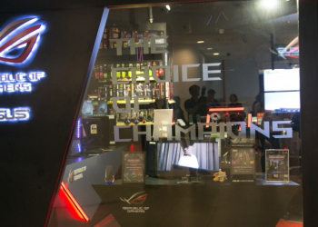前進吉隆坡最大電腦賣場 Plaza Low Yat，首家 華碩 ROG 專賣店 採訪