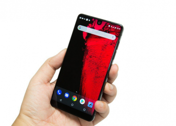 Android 之父推出的 Essential Phone PH-1 與 360 相機配件開箱評測