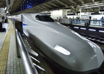 提早 20 秒開車 就公告道歉的日本文化，令各國推特網友驚奇