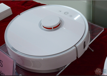 掃拖合一的 石頭掃地機器人 即將登台，立刻搶先動眼看