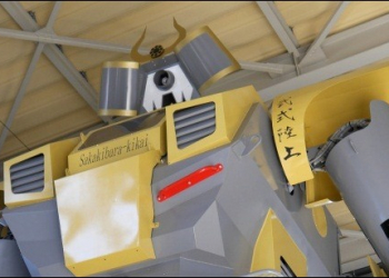 日本一家機械工廠效法初代鋼彈設計構想，設計出可在內部操作的雙足步行巨大機器人 Mononofu - 電腦王阿達