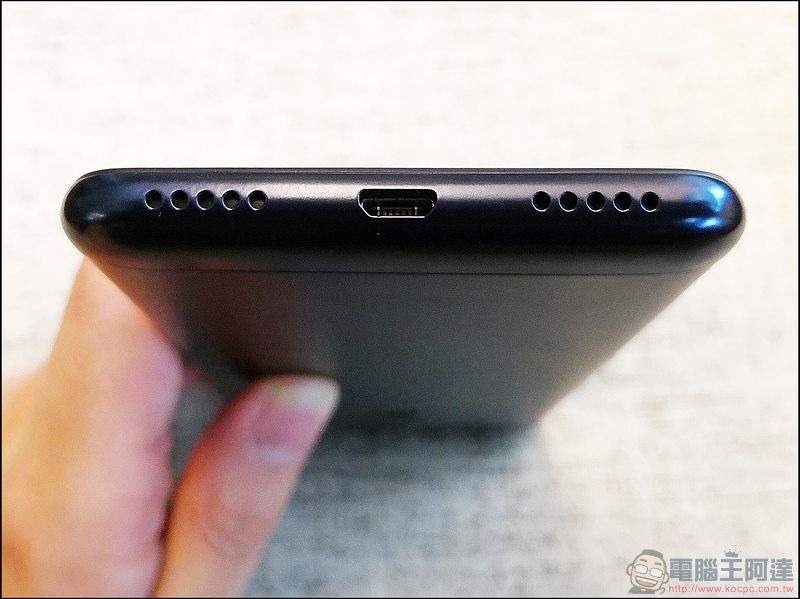 ASUS ZenFone Max Plus (M1)  開箱 -07