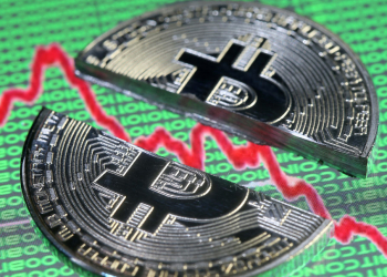 比特幣跌破 1 萬美元大關、一個月價格接近腰斬！