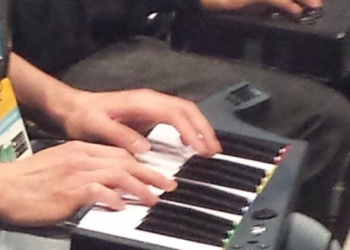 用琴鍵替代大搖桿，加國電競選手竟打入 七龍珠 FighterZ 八強