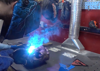 《 復仇者聯盟 3：無限之戰 》將上映，國外 YouTuber 打造浩克重拳套