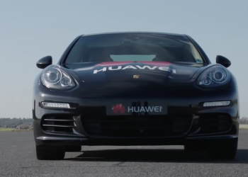 HUAWEI 測試以 Mate 10 Pro 的人工智慧驅動 Porsche Panamera ，還能辨識、閃躲障礙物