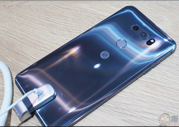 [ MWC2018 ] LG V30S ThinQ 特色動眼看，搭載 AI 讓攝影變得更智慧