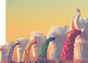 搞笑的動物嘔吐扭蛋，身體竟然是一隻魚，這畫面好像哪裡見過啊